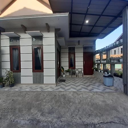 Widodaren Homestay 庞越 外观 照片